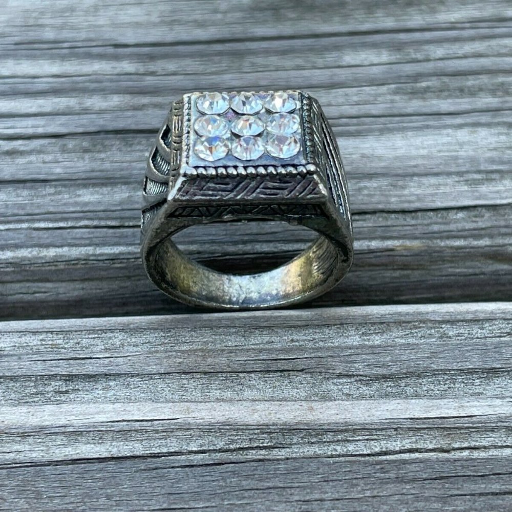Men Ring Silver Tone Antique Style Crystal Accent Men Fashion Jewelry Size 8.5 - Picture 7 of 11
